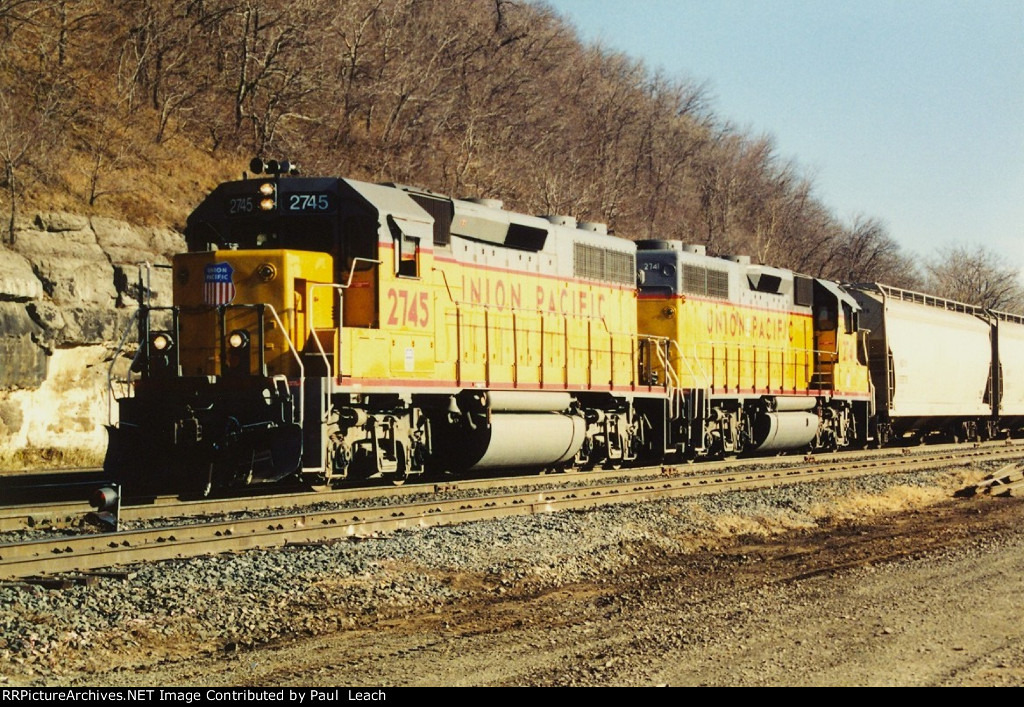 Westbound transfer comes out of the yard